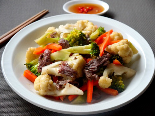 Súp lơ xào thịt bò
