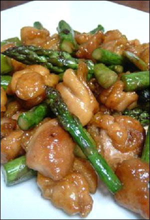 Măng tây xào thịt gà